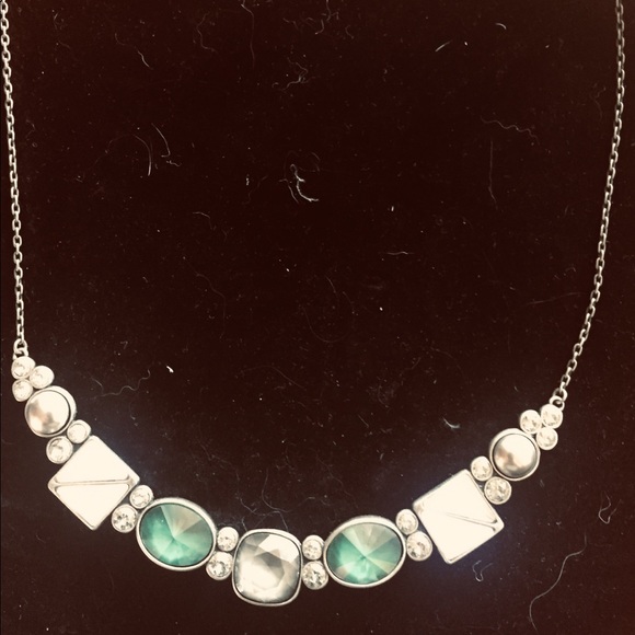 Necklace and earrings - Picture 1 of 2